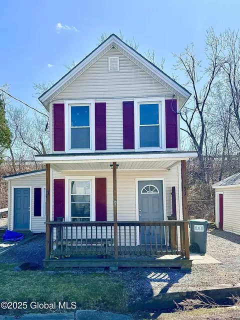 31 Broad St, Fultonville, NY 12072
