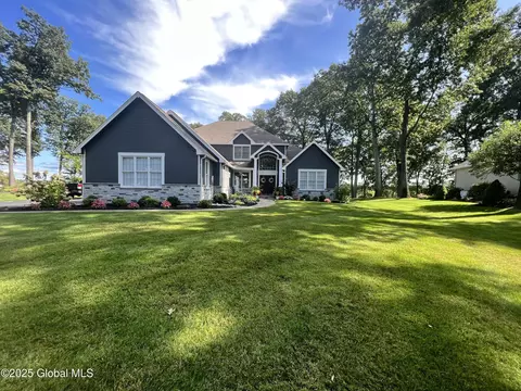 6 Eton Ct, Saratoga Springs, NY 12866