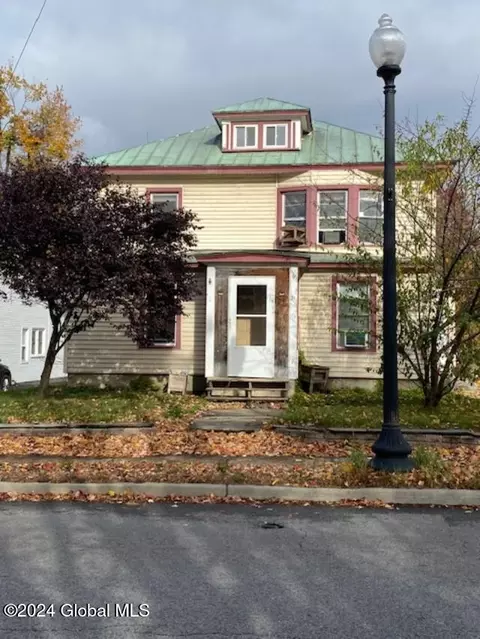 31 East St, Fort Edward, NY 12828