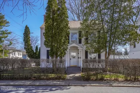17 Keenan St, Glens Falls, NY 12801