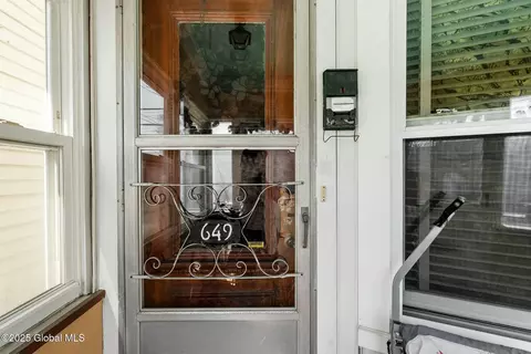 649 Myrtle Ave, Albany, NY 12208