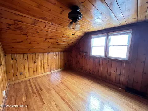 Bedroom - 1028 Peter Rd, Schenectady, NY 12303 photo 7 of 7