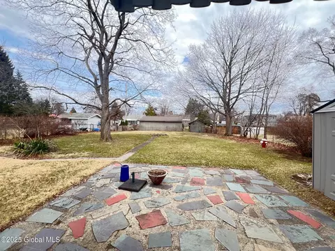 Exterior - 1028 Peter Rd, Schenectady, NY 12303 photo 3 of 4