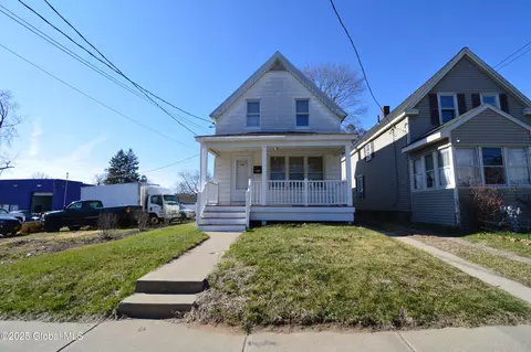 106 Henry St, Schenectady, NY 12304
