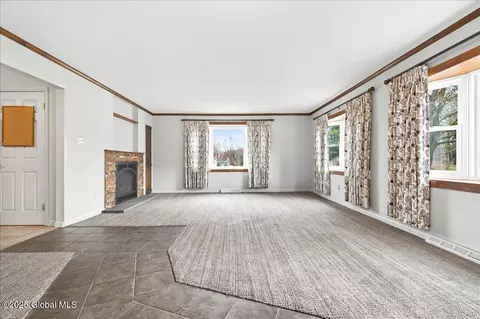 6 Dawn Dr, Glenville, NY 12302 photo 5
