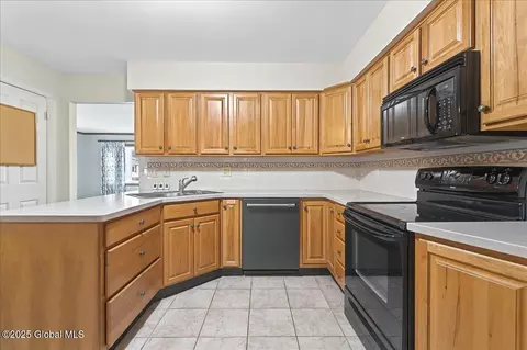 6 Dawn Dr, Glenville, NY 12302 photo 7