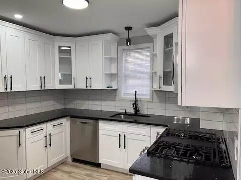 58 Wilson Ave, Schenectady, NY 12304 photo 20
