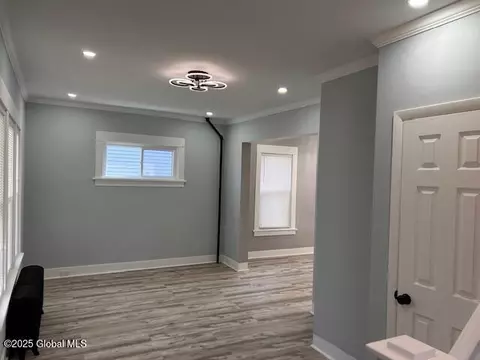 58 Wilson Ave, Schenectady, NY 12304 photo 6