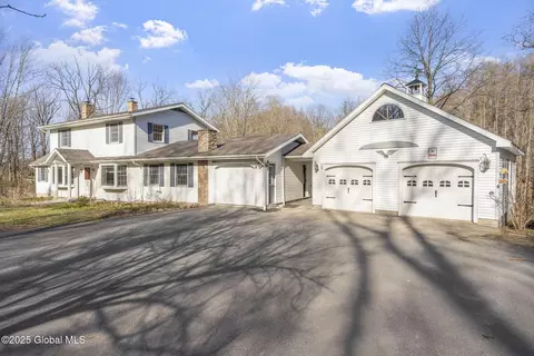 2176 Maple Ave, Ballston Lake, NY 12019
