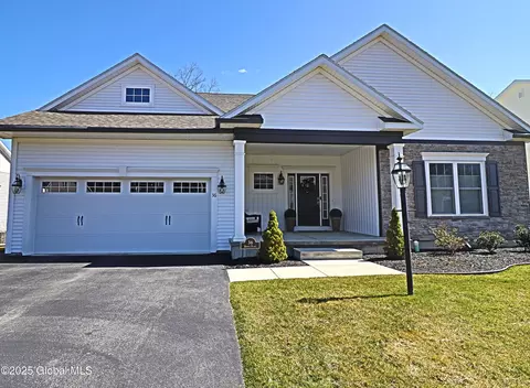 36 Bergen Pl, Niskayuna, NY 12309