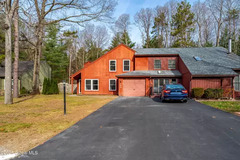 169 Thimbleberry Rd, Malta, NY 12020