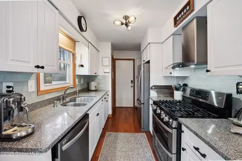 Kitchen - 16 New Netherland Way, Halfmoon, NY 12065 photo 2 of 3