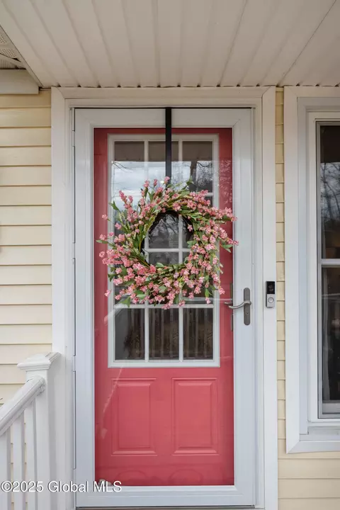 Entry Way - 16 New Netherland Way, Halfmoon, NY 12065 photo 4 of 4