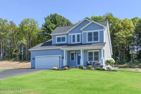 5 Blue Aster Ln, Ballston Spa, NY 12020