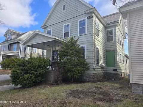 95 Bay St, Glens Falls, NY 12801