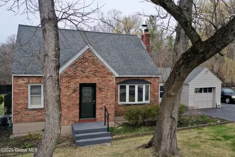 51 Spring Rd, Glenville, NY 12302 photo 2
