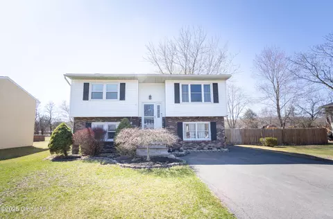 33 Willis Ave, Ravena, NY 12143