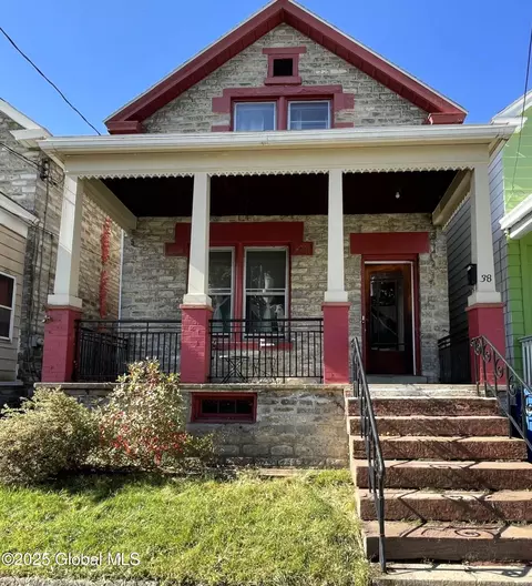 38 Raymo St, Albany, NY 12209