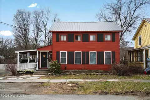 15 Thomas St, Salem, NY 12865