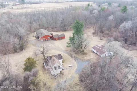 660 Tanner Rd, Clifton Park, NY 12065