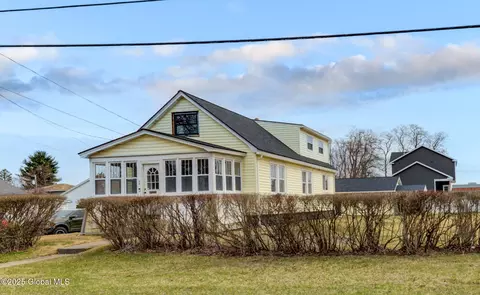 28 Wedgewood Ave, Schenectady, NY 12303
