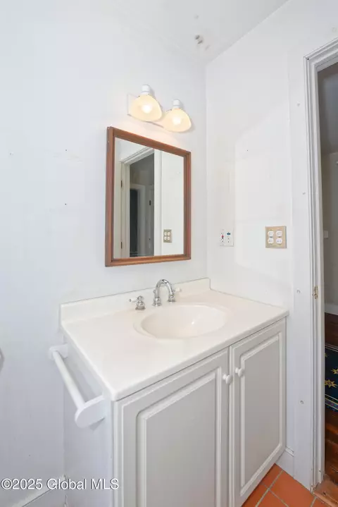 Bath - 91 Darwin Rd, Cambridge, NY 12816 photo 1 of 5