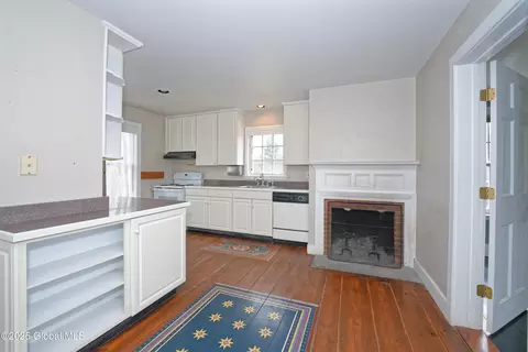 Kitchen - 91 Darwin Rd, Cambridge, NY 12816 photo 1 of 4
