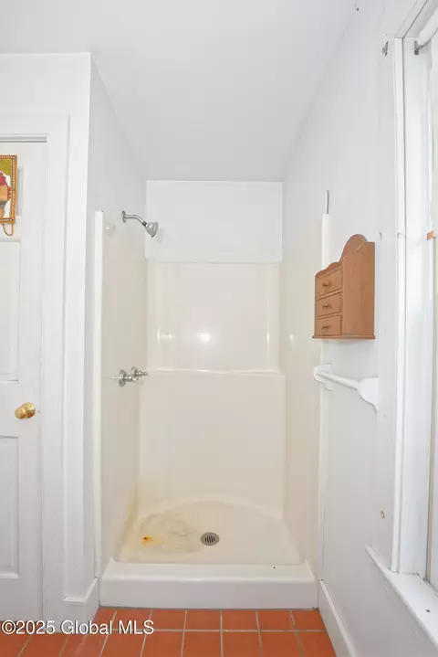 Bath - 91 Darwin Rd, Cambridge, NY 12816 photo 2 of 5