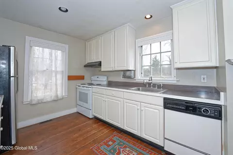 Kitchen - 91 Darwin Rd, Cambridge, NY 12816 photo 2 of 4