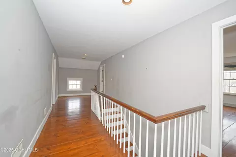 Entry Way - 91 Darwin Rd, Cambridge, NY 12816 photo 3 of 4