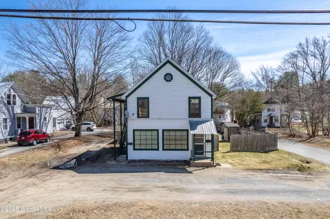 17 Horicon Ave, Warrensburg, NY 12885