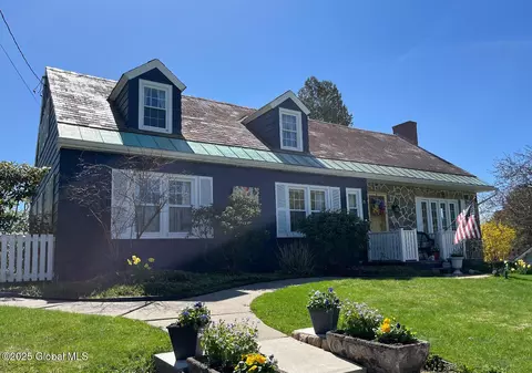 70 Wilkes Ave, Amsterdam, NY 12010