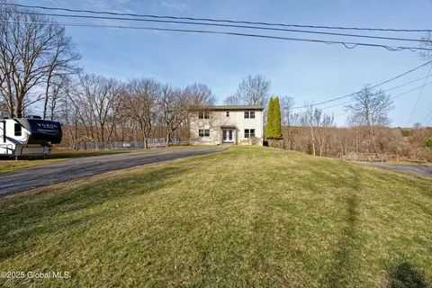 81 Moore Rd, East Greenbush, NY 12061