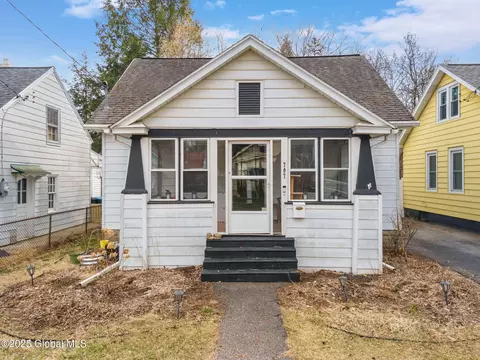 707 Engleman Ave, Glenville, NY 12302