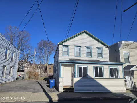 100 Lancaster St, Cohoes, NY 12047