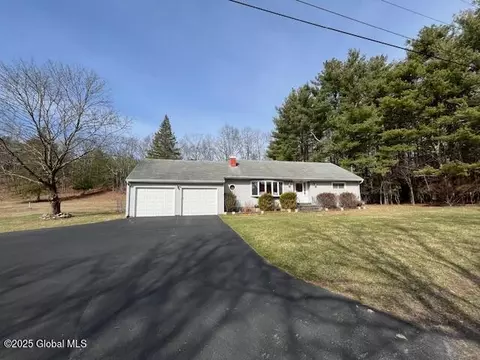 629 Valley Rd, Freehold, NY 12431