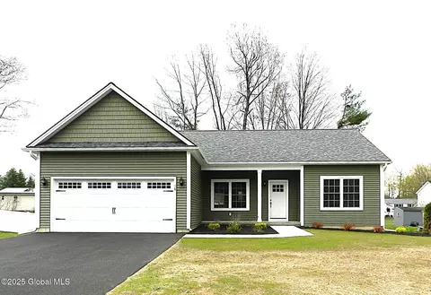 18 Sandy Blvd, South Glens Falls, NY 12803