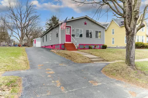 11 Matthew St, Johnstown, NY 12095
