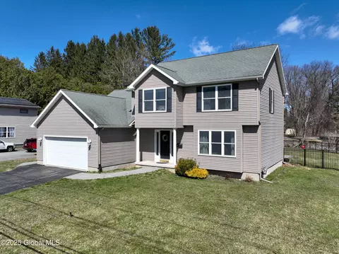 42 Craigie Ave, Schenectady, NY 12302
