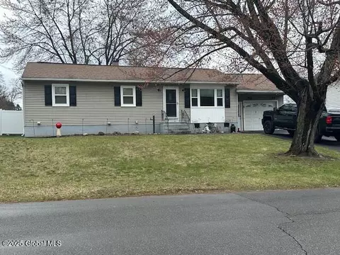 3 Elgin St, Colonie, NY 12205