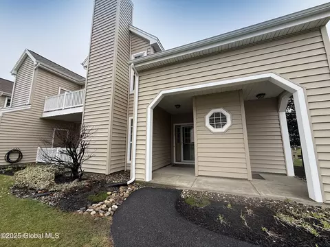 1613 Hampton Pl Blvd, Troy, NY 12180