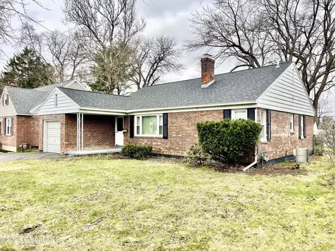 1237 Sumner Ave, Schenectady, NY 12309