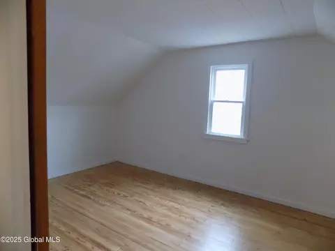300 Sullivan Rd, Schenectady, NY 12304 photo 18
