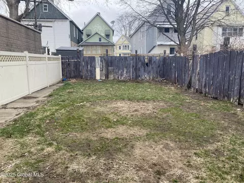 Exterior - 1007 Strong St, Schenectady, NY 12307 photo 5 of 5