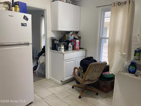 Entry Way - 1007 Strong St, Schenectady, NY 12307 photo 2 of 2
