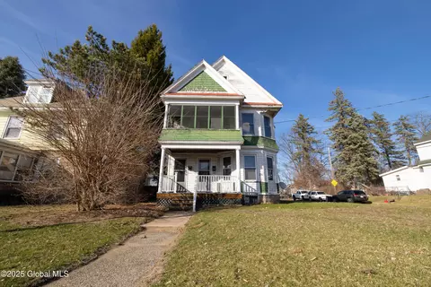 2751 Campbell Ave, Schenectady, NY 12306