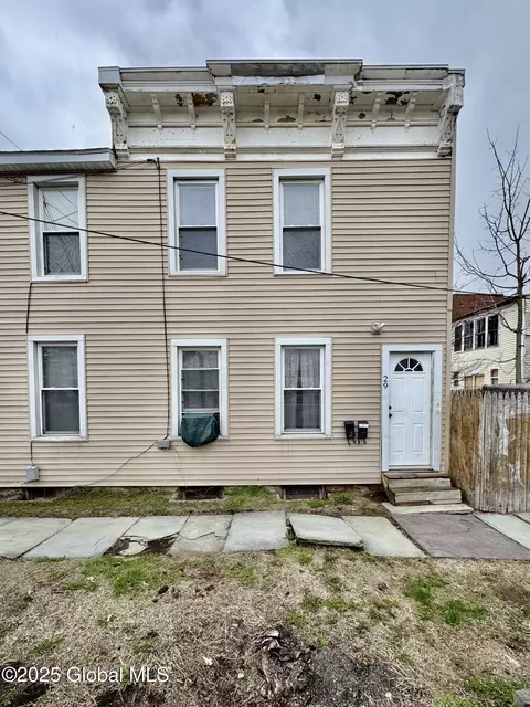 29 122nd St, Troy, NY 12182