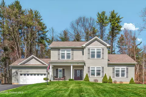10 Ashleigh Ln, Saratoga Springs, NY 12866