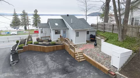 1 Aft Ct, Saratoga Springs, NY 12866