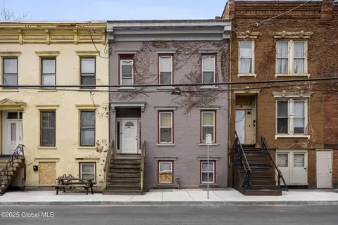 320 1st St, Albany, NY 12206